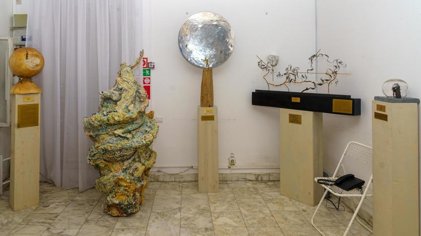 Фото №1000525. Фрагмент экспозиции выставки Аделя Халиуллина в Музее Б. Урманче