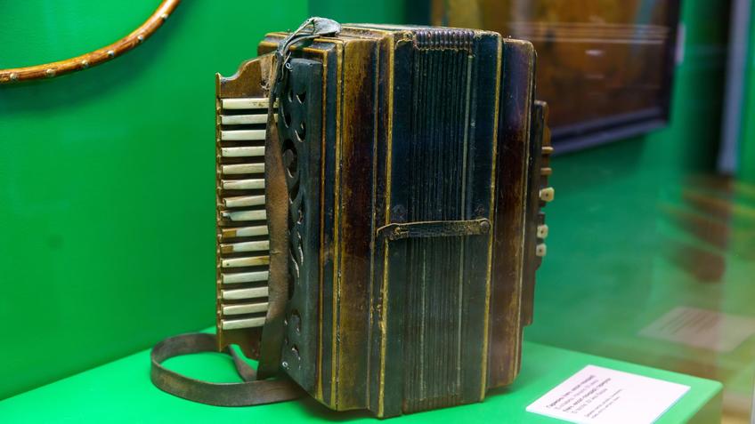 Фото №1000837. Гармонь. 15 клавиш. Начало XX века