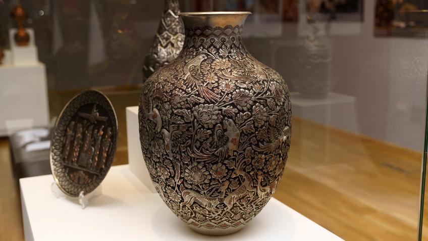 Фото №1001231. Традиционная иранская чеканка меди под серебро