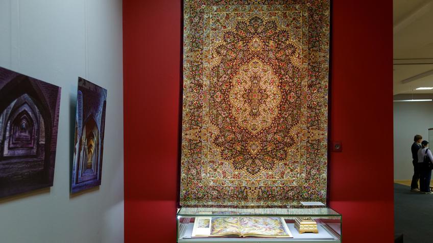 Фото №1001346. Ковер ручной работы (Иран) /книга / шкатулка