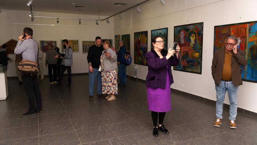 Фото №1001862. На выставке «Я родился весной»