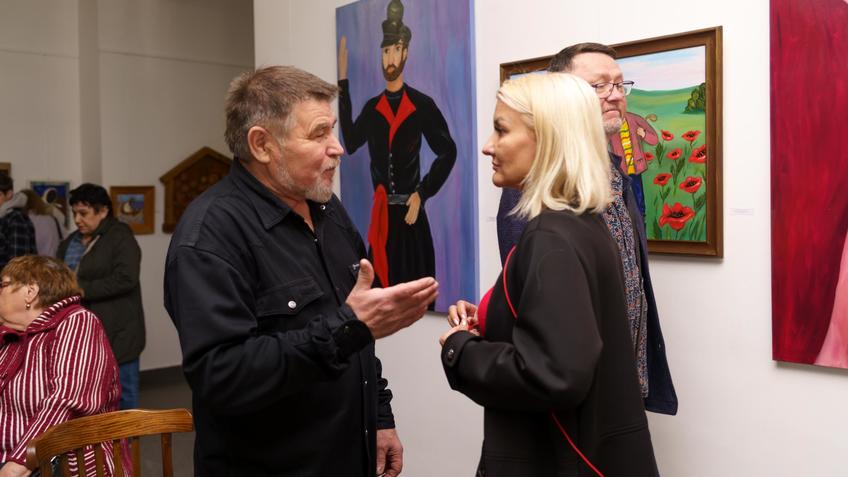 Фото №1001867. На выставке «Я родился весной»