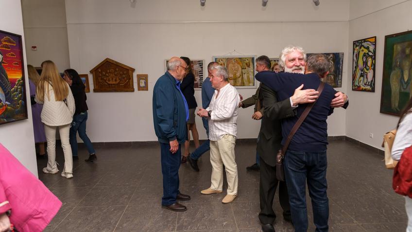 Фото №1001882. На выставке «Я родился весной»