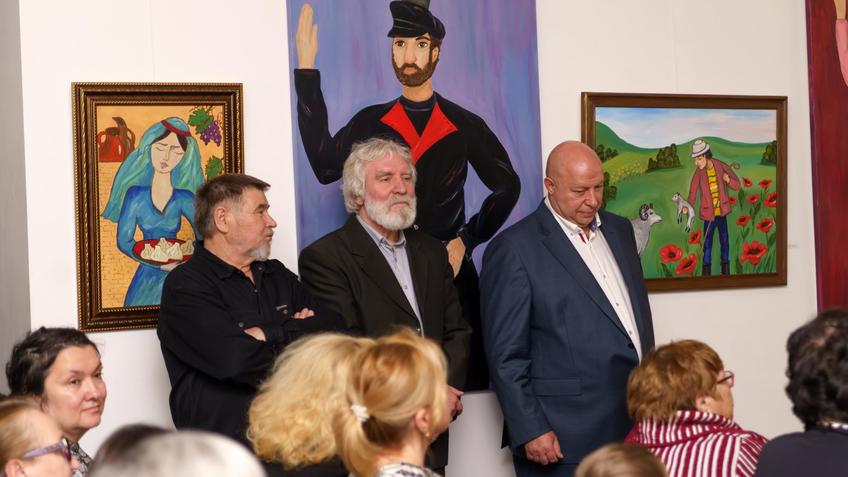 Фото №1002030. На выставке «Я родился весной»