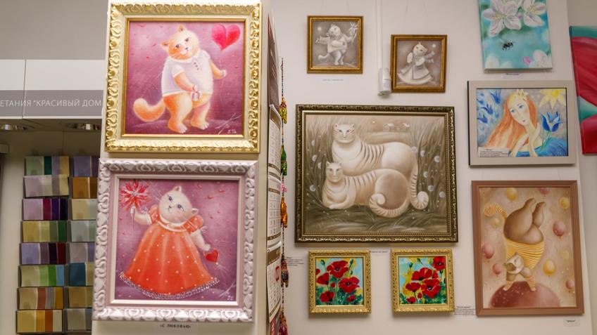 Фото №1002118. С любовью. Людмила Бабаева, фрагмент экспозиции постоянной выставки 