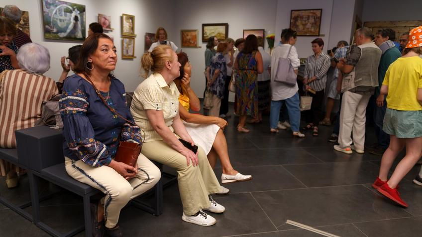 Фото №1002850. На открытии выставки Ирины Антоновой «Яблочный сказ»