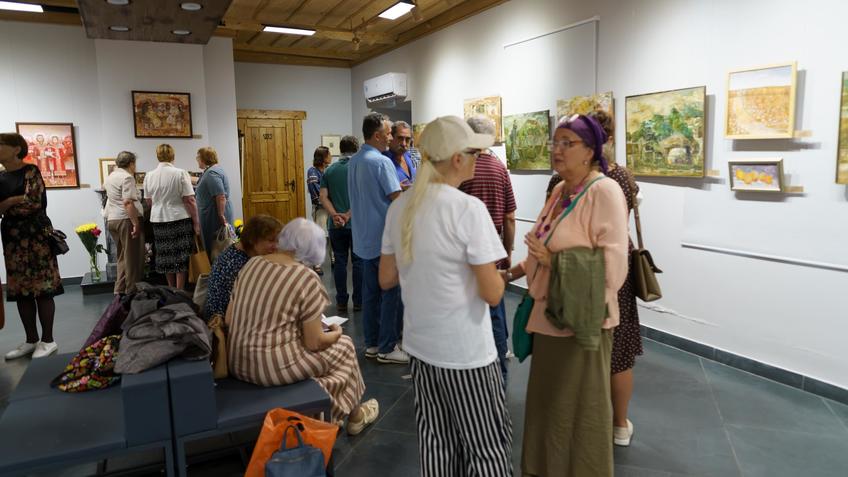 Фото №1002985. На открытии выставки Ирины Антоновой «Яблочный сказ»