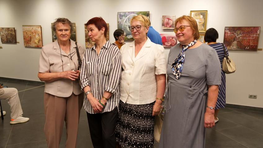 Фото №1003015. На открытии выставки Ирины Антоновой «Яблочный сказ»