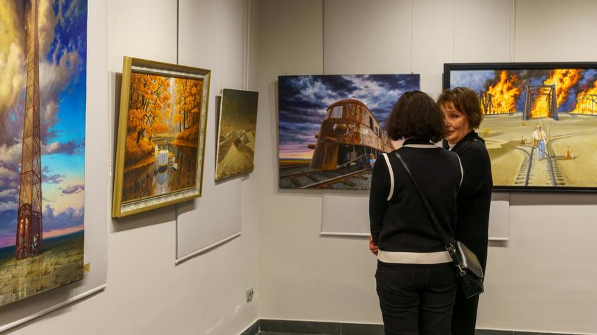 Фото №1003926. В экспозиции выставки Вадима Бжассо «Полная версия»