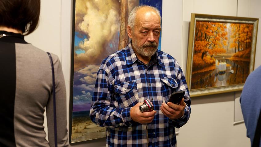 Фото №1003971. На выставке В. Бжассо «Полная версия»