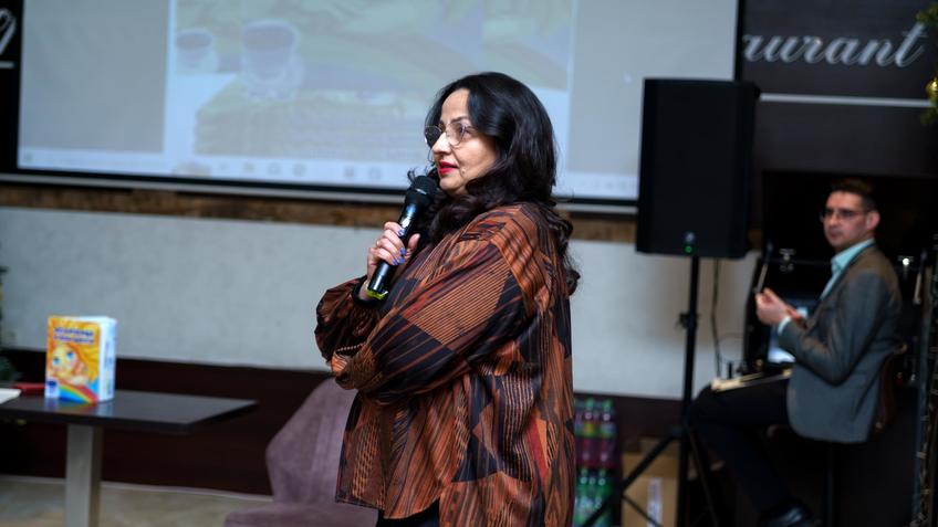 Фото №1005396. Фарида Харрасова, художник-иллюстратор сборника «Полотенце в семь цветов»