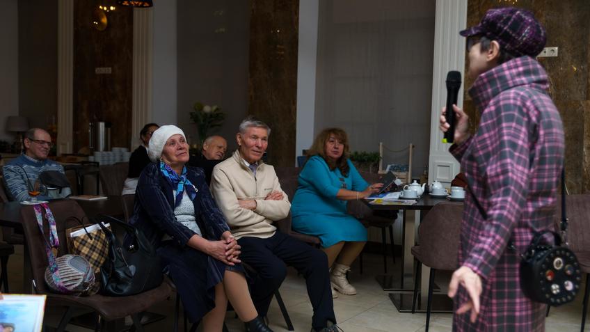 Фото №1005441. На презентации сборника стихов «Полотенце в семь цветов» в «КИТАП CLUB»