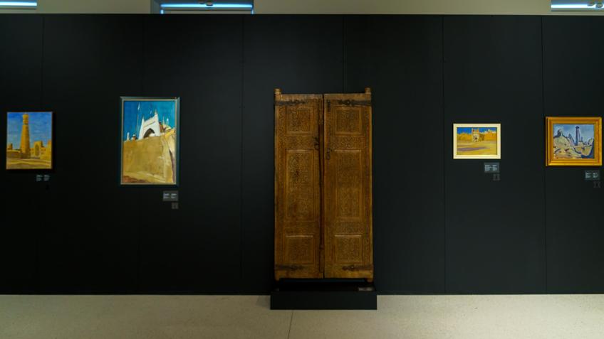 Фото №1005701. Фрагмент экспозиции выставки «Серебро за меха»