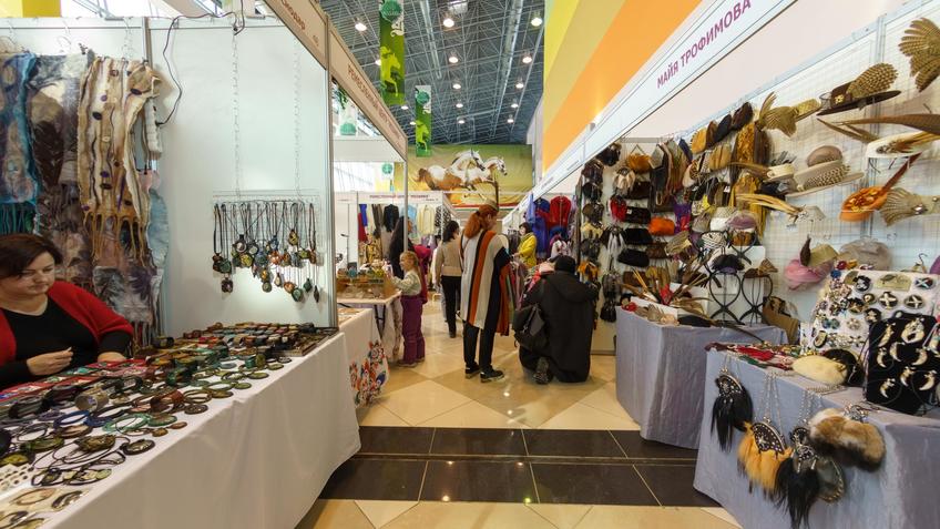 Фото №1007073. АРТ-Галерея Казань-2023. Зал