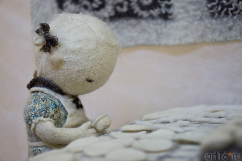 Фото №101253. Девочка лепит пельмени