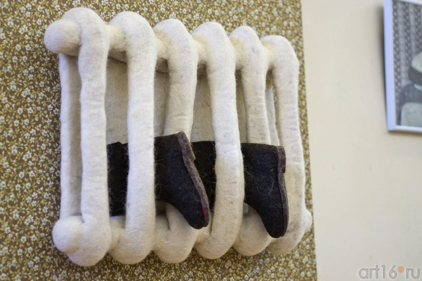 Фото №101285. Валенки на батарее