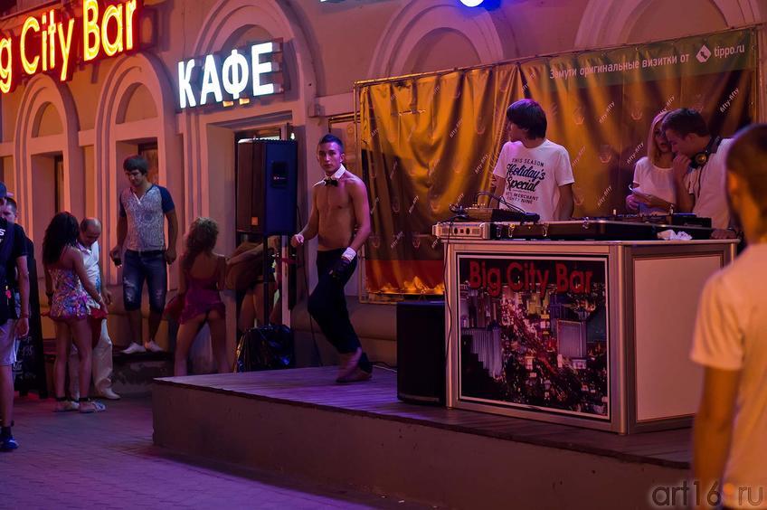 Фото №106309. Выступление коллектива. Ул Баумана, 14.07.2012