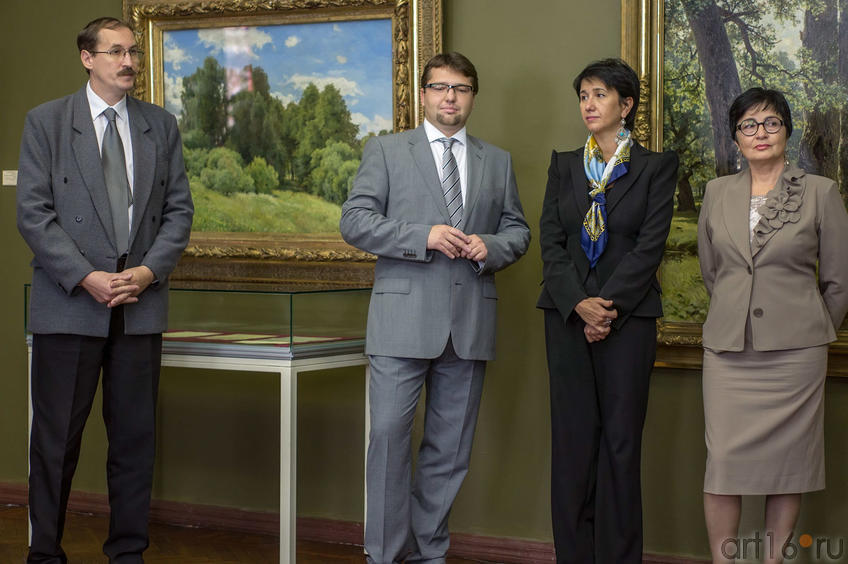 Фото №114668. С. Криводенченков, А.Воробьев, И.Аюпова Р.Нургалеева 