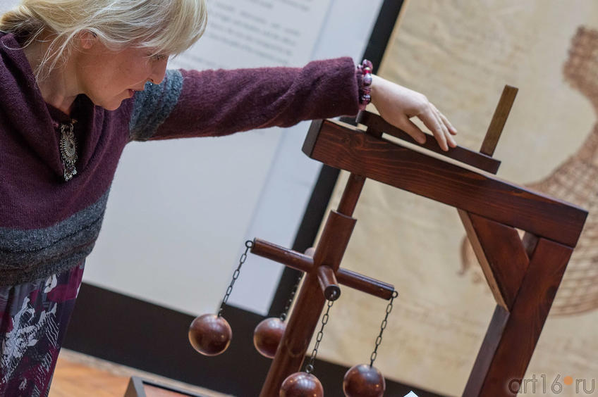 Фото №115192. Миля Нуруллина на выставке "Гений да Винчи"