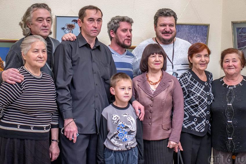 Фото №117391. Участники арт-группы "Дастан" с родственниками и друзьями
