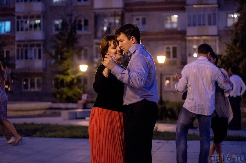 Фото №120286. Танго на улице Петербургской, Казань, август 2012