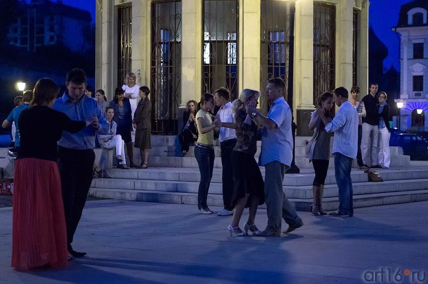 Фото №120304. Танго на улице Петербургской, Казань, август 2012