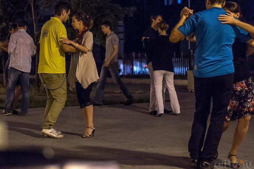 Фото №120310. Танго на улице Петербургской, Казань, август 2012