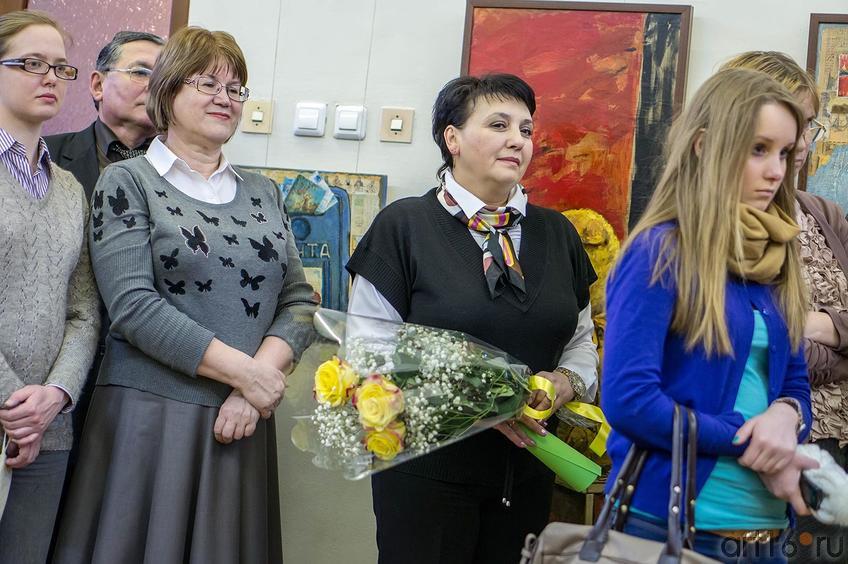 Фото №123098. В центре Ольга Новикова (представитель галереи "Эбиволь")