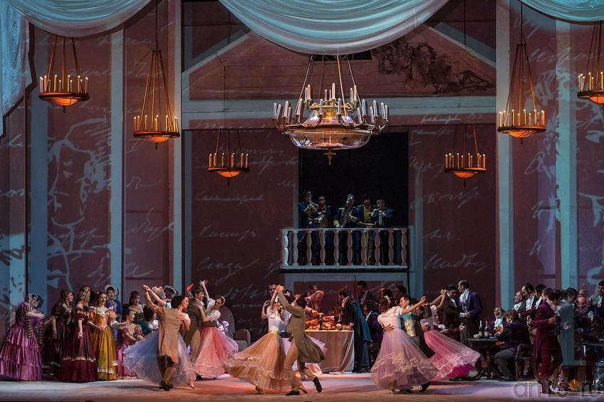 Фото №134087. В быстром вальсе кружатся пары. Среди гостей и Онегин с Ленским