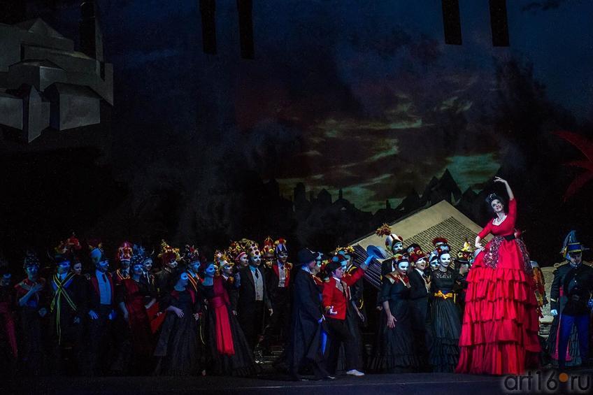 Фото №138580. Посетители таверны прославляют прекрасную Дульсинею