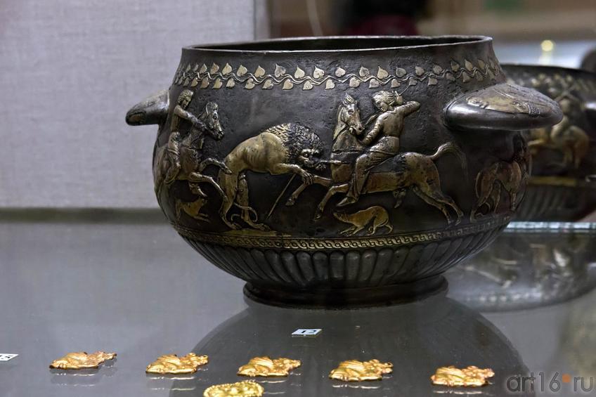 Фото №102661. Сосуд со сценами охоты, Начало IV и. до н.э.