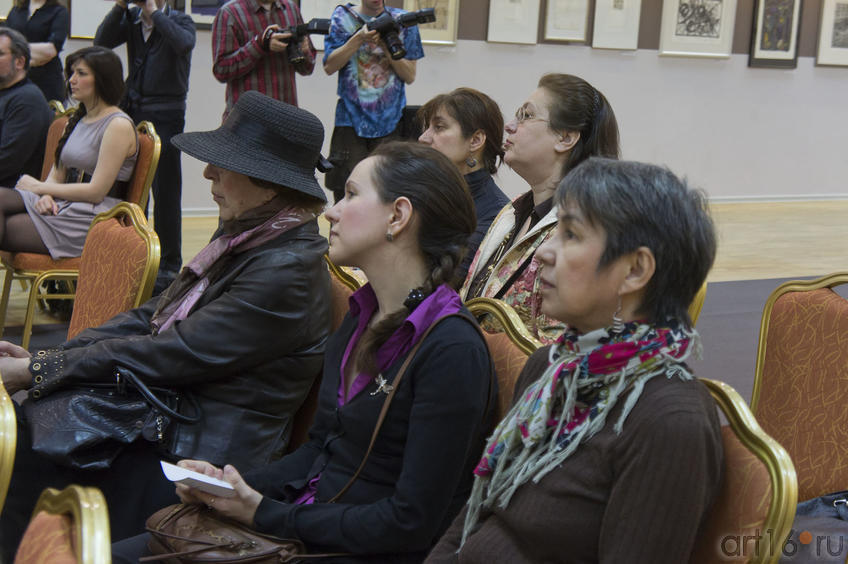 Фото №76597. На открытии выставки в Манеже (29.04.2011)