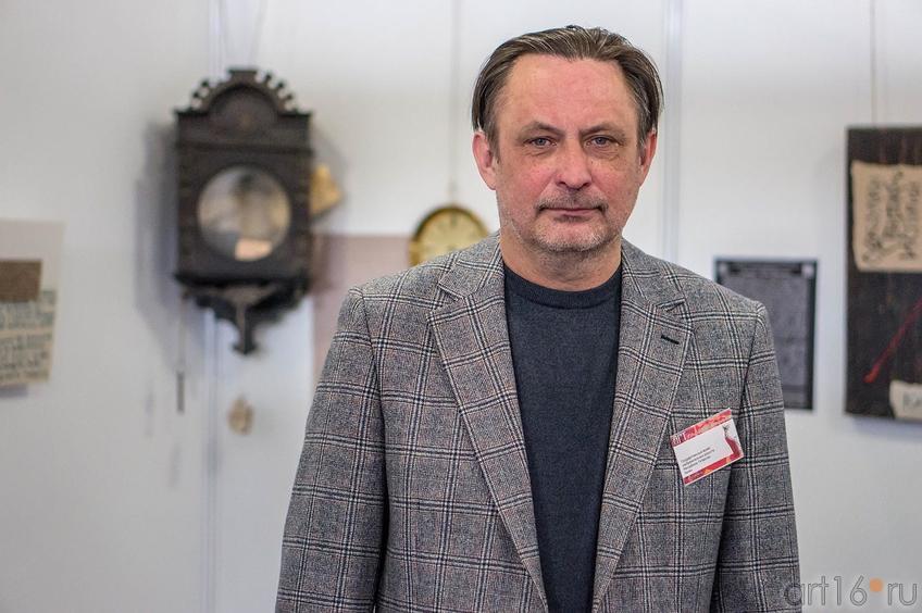 Фото №139989. Александр Артамонов на «Арт-галерее. Казань — 2013»