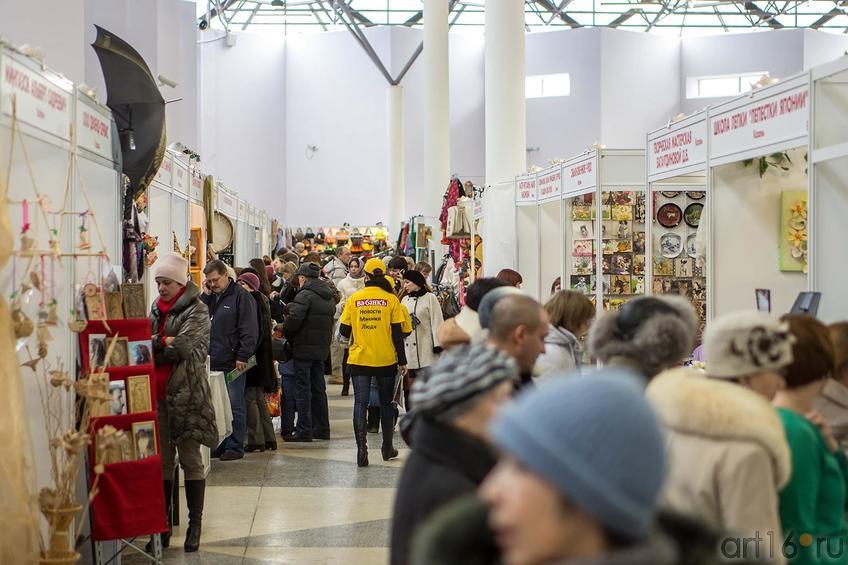 Фото №140187. В первом павильоне. «Арт-галерея. Казань —2013», 21 февраля