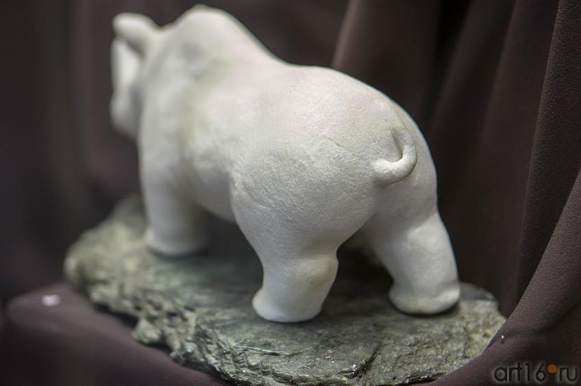 Фото №141291. Носорог сзаду. Ангидрит, природный краситель