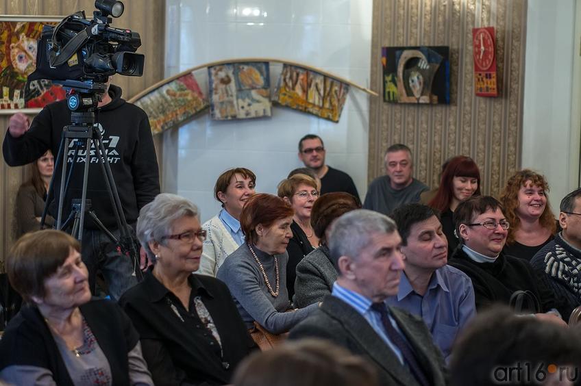 Фото №141934.  Вечер поэзии нонсенса в Доме Аксенова, 2 марта 2013