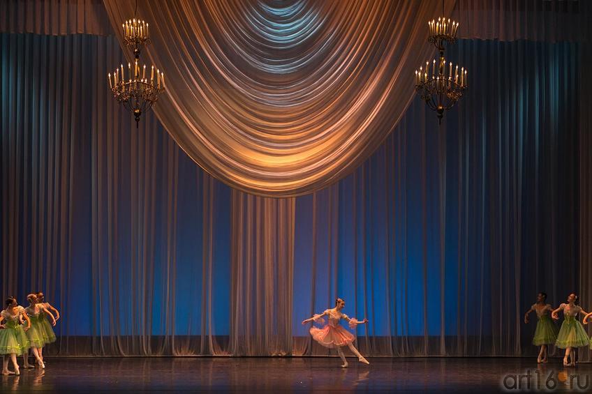 Фото №145328. А.Адан. Маленькая Гран-па