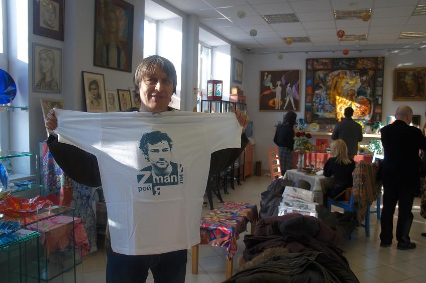 Фото №146178. Альфрид Шаймарданов в Екатеринбургском Музее Наивного искусства