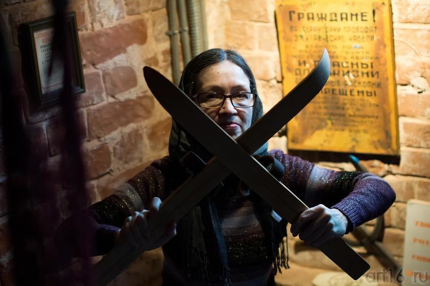 Фото №147397. Обычные детские лыжи. Вроде и не инструмент насилия, но в умелых-то руках...