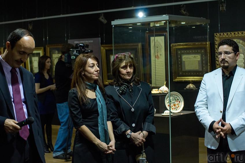 Фото №147479. Кесаль Кахраман, Илона  ..., Нилюфер Курфейз, Левент Карадуман