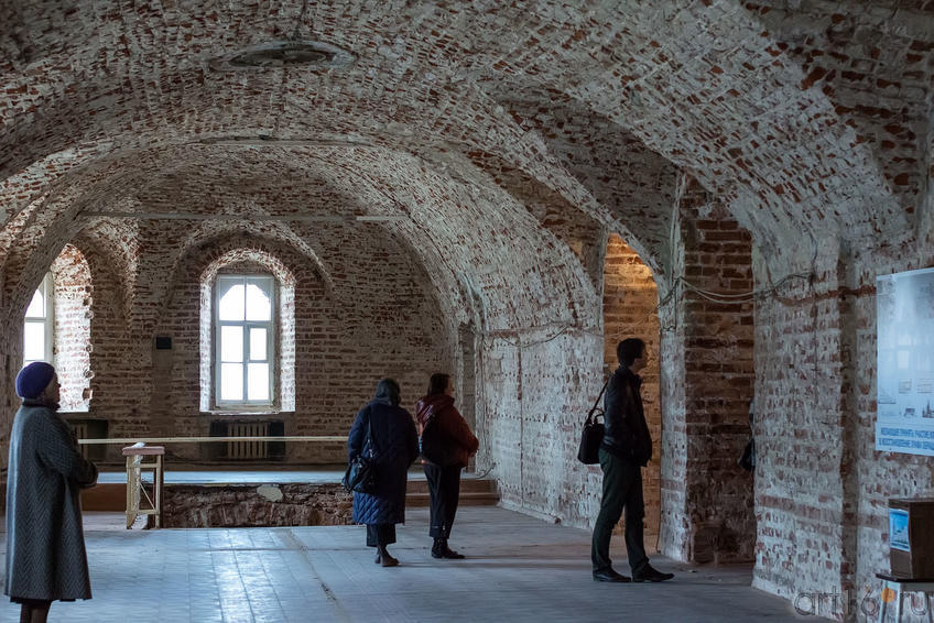 Фото №149354. В храме Сошествия Святого Духа еще идут реставрационные работы