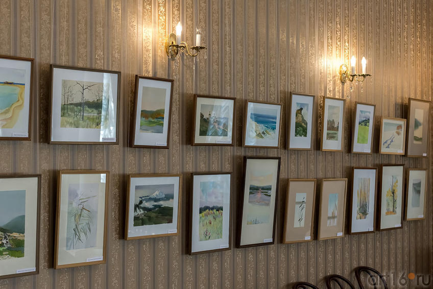 Фото №150217. Фрагмент экспозиции выставки  «В рамках пространства» Ирины Аксеновой