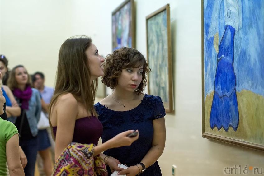 Фото №171607. На выставке "Русский авангард из коллекции ГМИИ РТ".  Джаз в усадьбе Сандецкого, 15 августа 2013