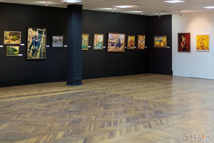 Фото №173027. Р.Мингазов. Фрагмент экспозиции выставки