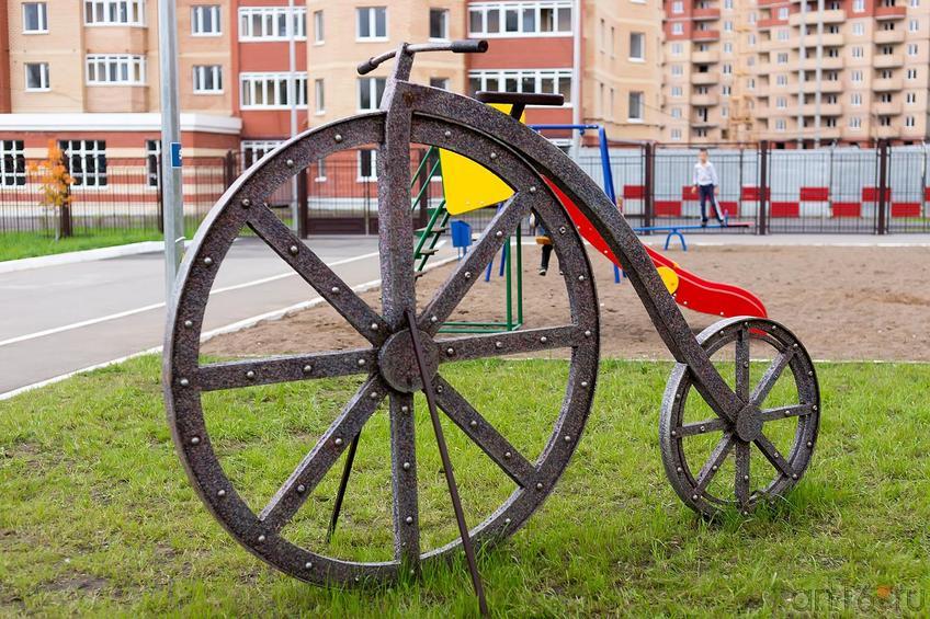 Фото №176987. Ландшафтная скульптура. Велосипед