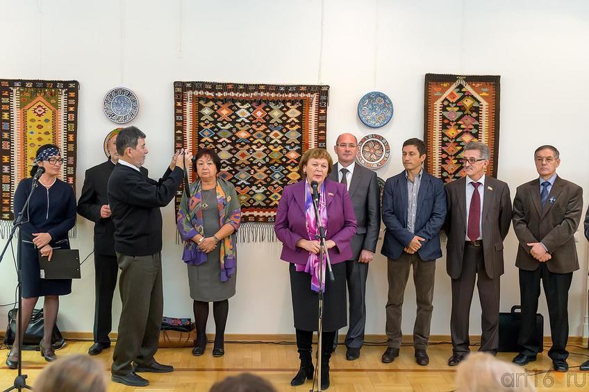 Фото №179137. Римма Атласовна Ратникова. Открытие выставки "Искусство крымских татар"