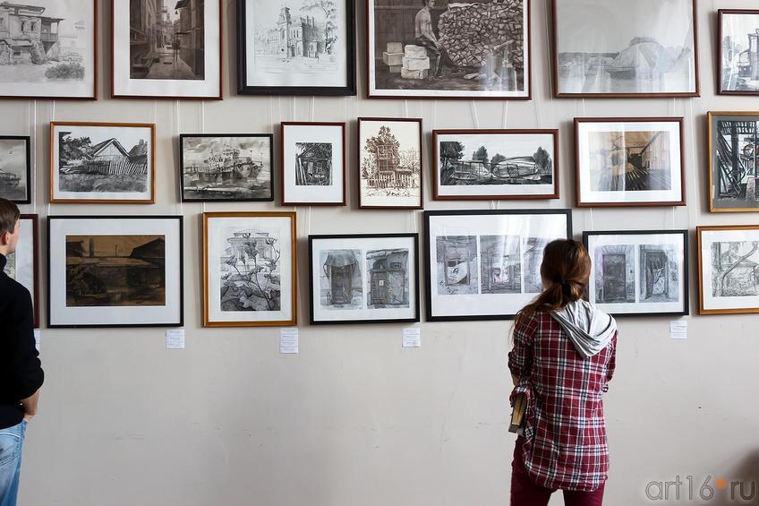 Фото №179856. Фрагмент экспозиции выставки  работ летней практики студентов  филиала МГАХИ им. Сурикова