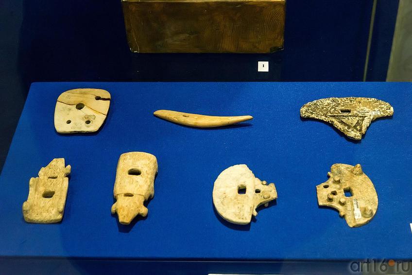 Фото №181915. Псалии — детали конской упряжи XXI-XVIII вв.до н.э. 