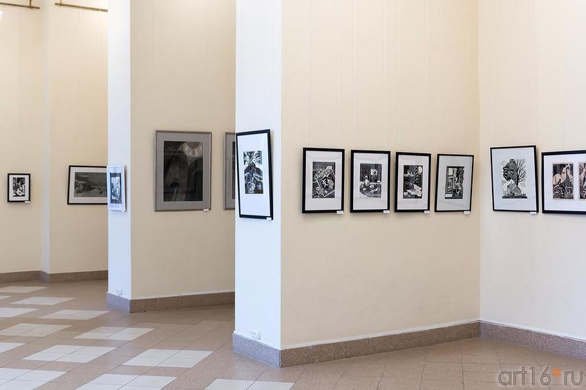 Фото №209385. Фрагмент экпозиции выставки "Молодая графика"