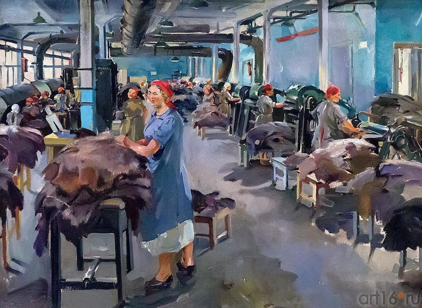 Фото №209923. ТИМОФЕЕВ В.К. 1891 - 1968 В ЦЕХУ (ВЫДЕЛКА КОЖ). 1929 Холст, масло